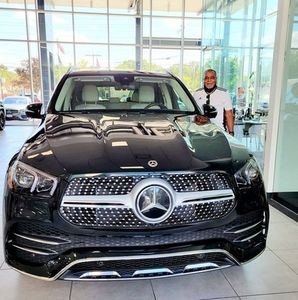 Meet your Posher, Lawrence